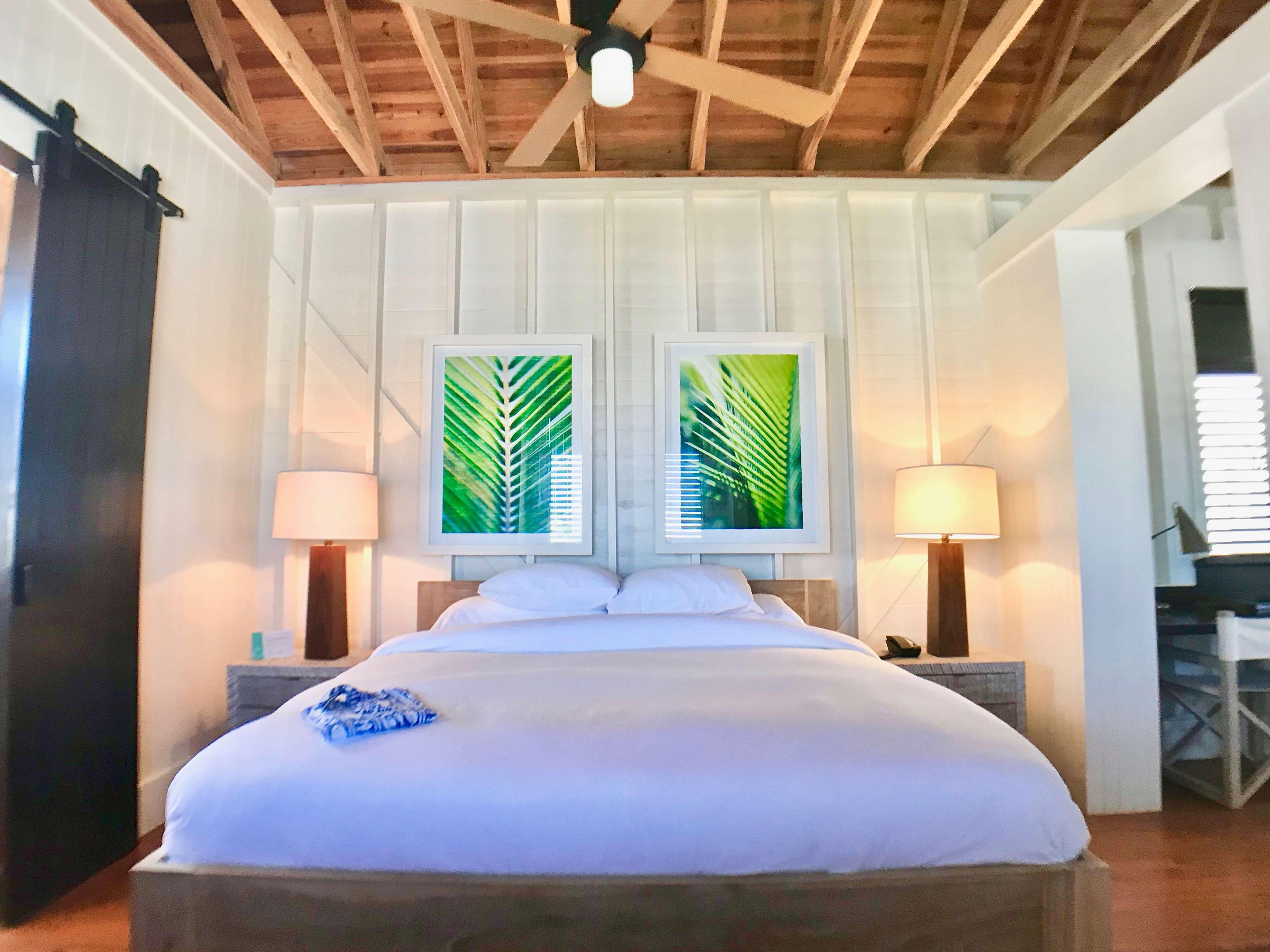 Mahogany Bay Resort And Beach Club, Curio Collection San Pedro  Extérieur photo