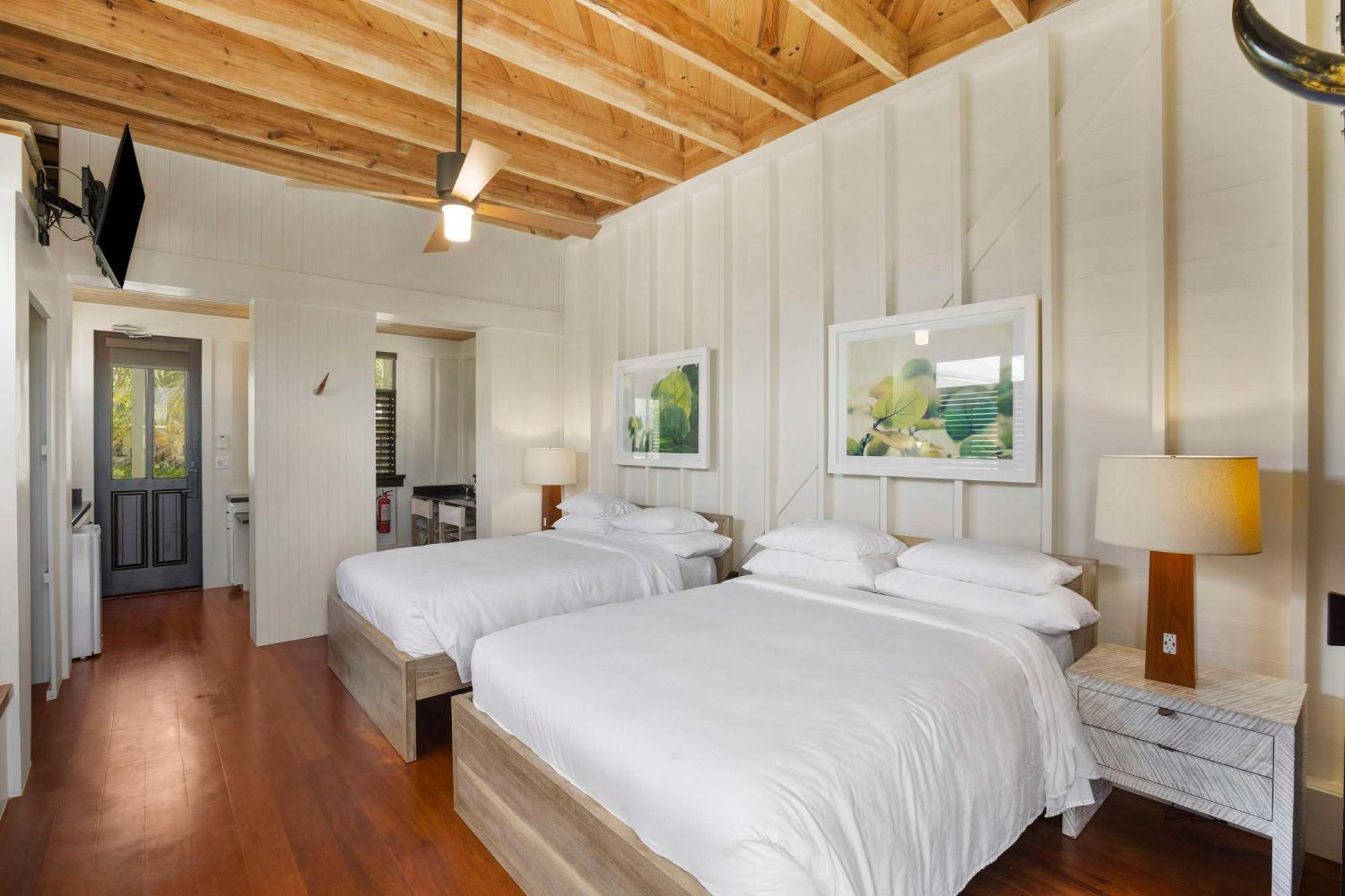 Mahogany Bay Resort And Beach Club, Curio Collection San Pedro  Extérieur photo