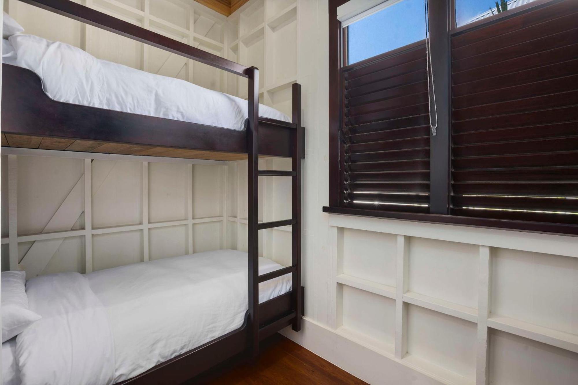 Mahogany Bay Resort And Beach Club, Curio Collection San Pedro  Extérieur photo