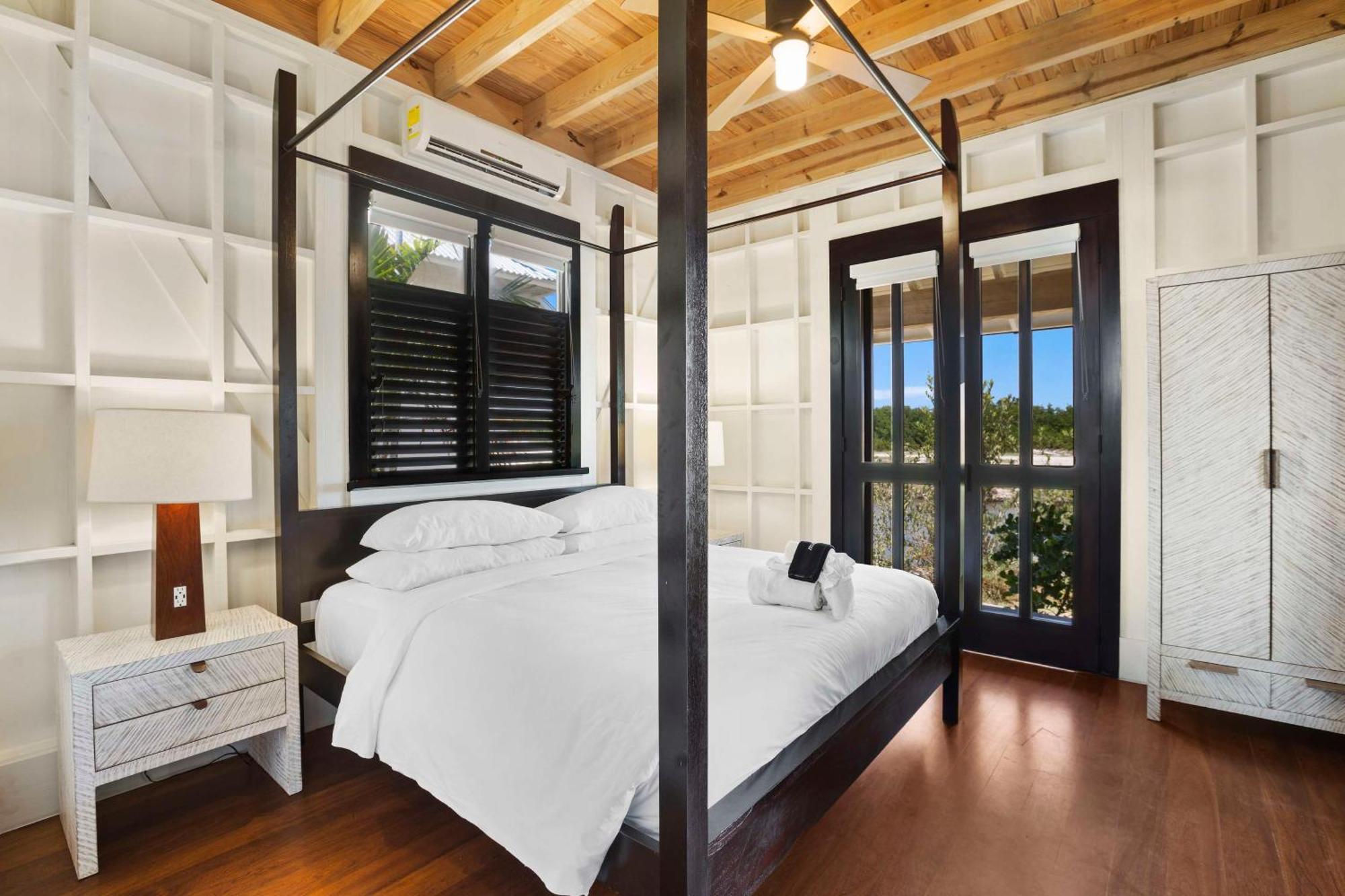 Mahogany Bay Resort And Beach Club, Curio Collection San Pedro  Extérieur photo