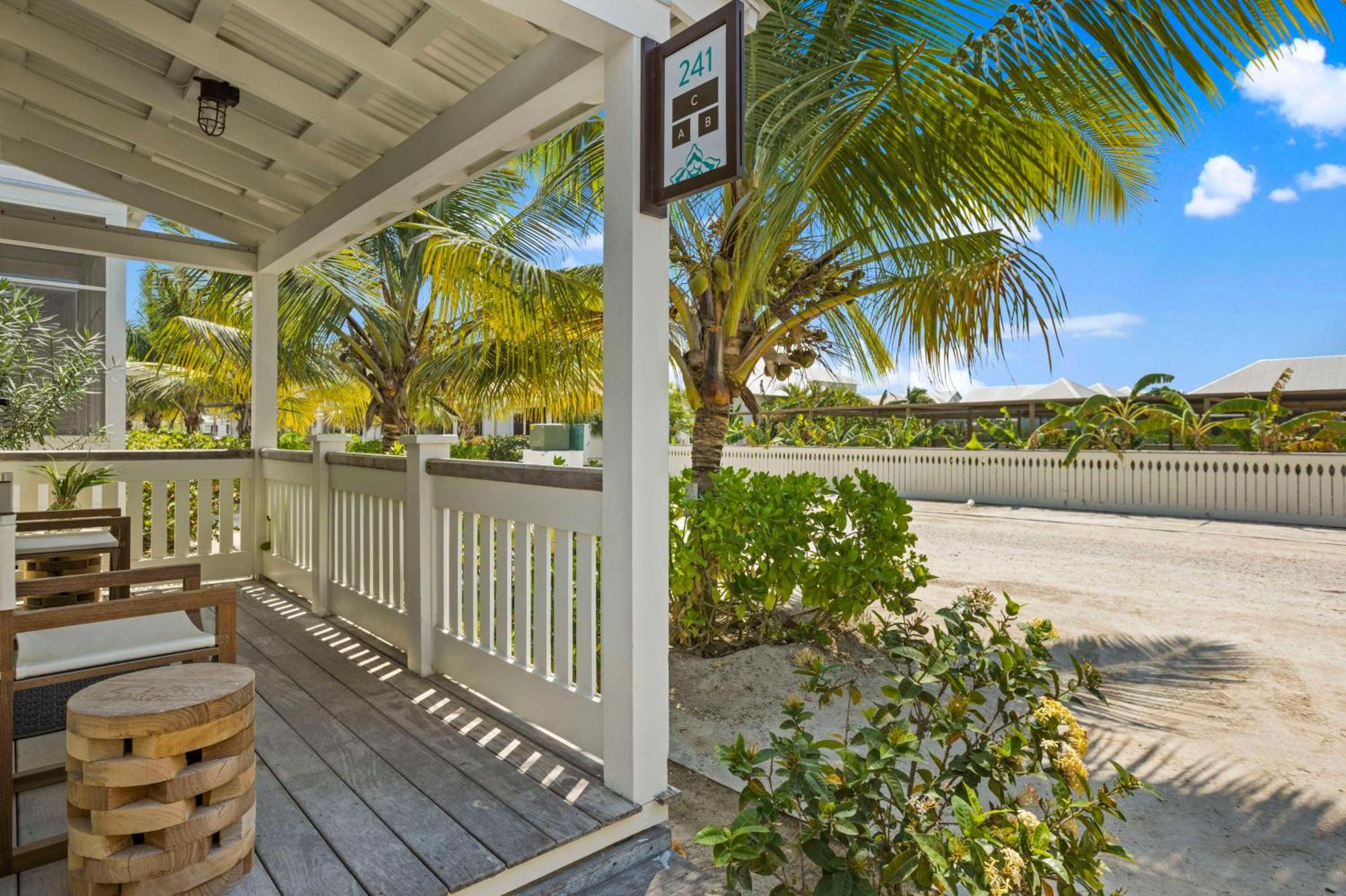 Mahogany Bay Resort And Beach Club, Curio Collection San Pedro  Extérieur photo