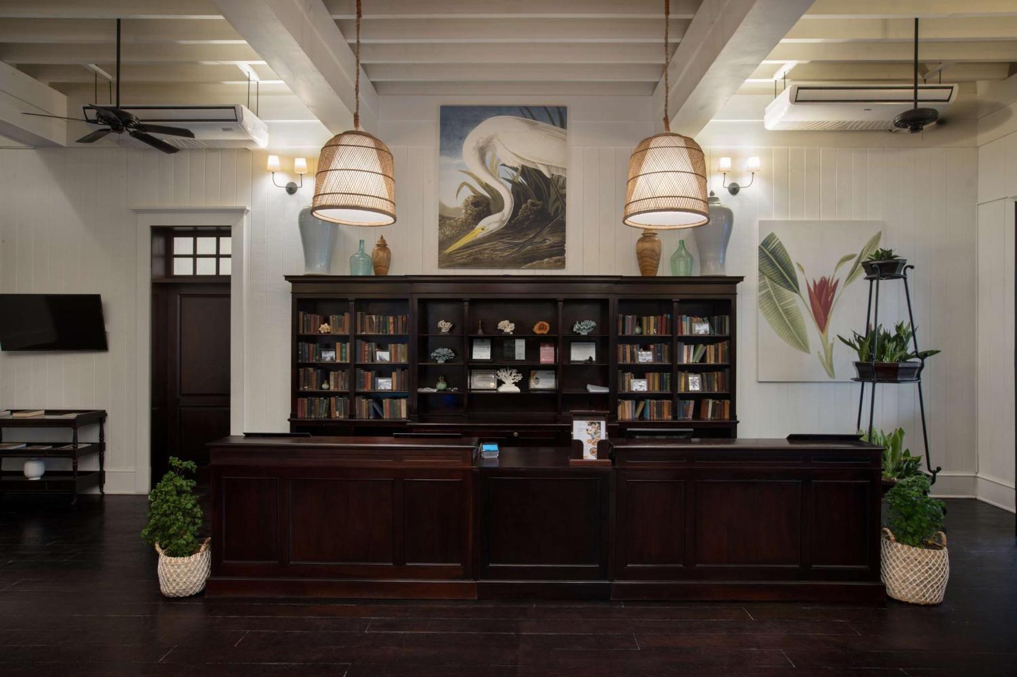 Mahogany Bay Resort And Beach Club, Curio Collection San Pedro  Extérieur photo