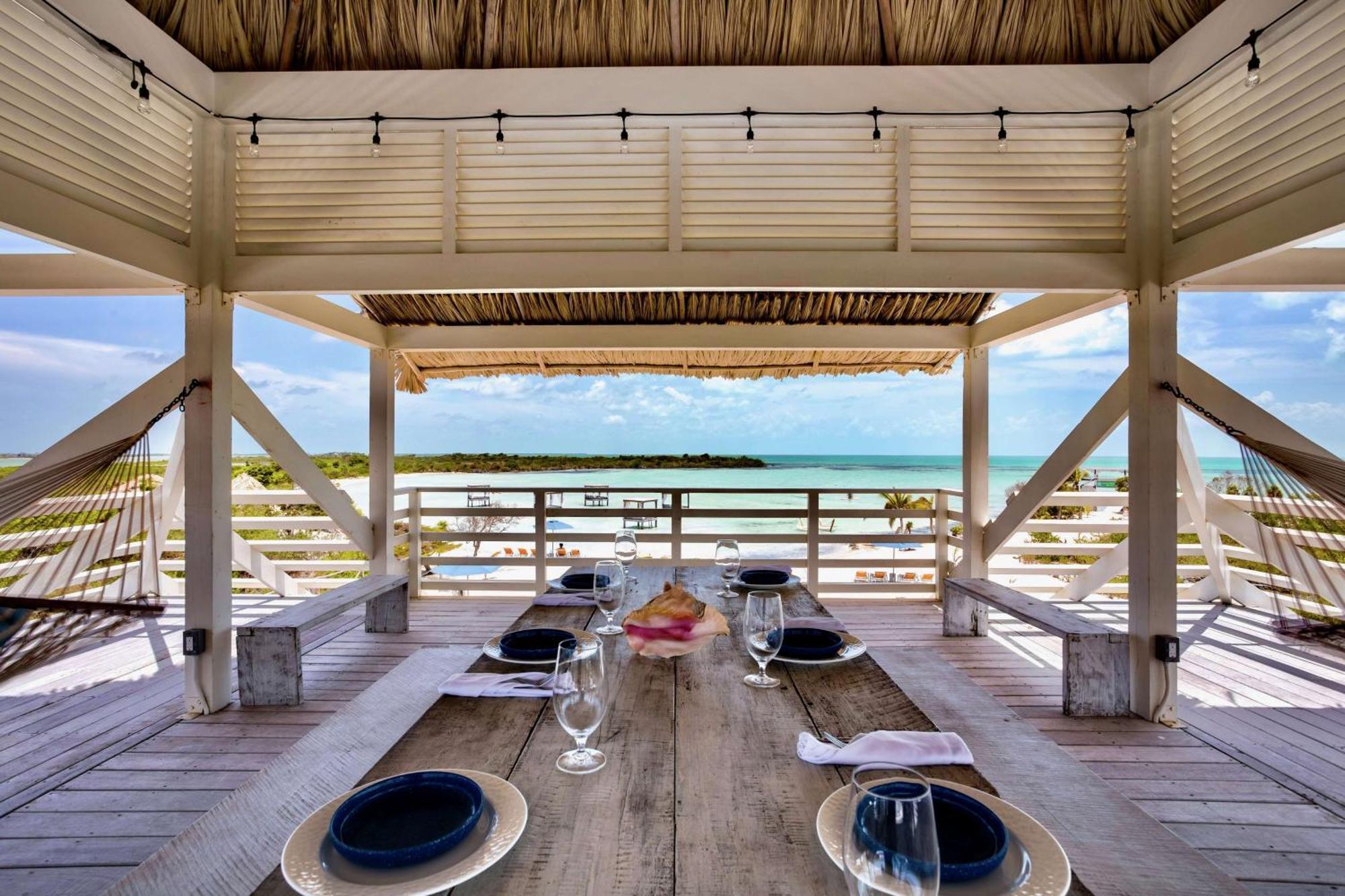 Mahogany Bay Resort And Beach Club, Curio Collection San Pedro  Extérieur photo