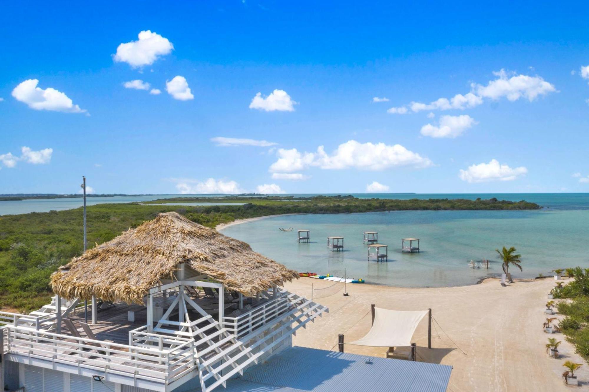Mahogany Bay Resort And Beach Club, Curio Collection San Pedro  Extérieur photo